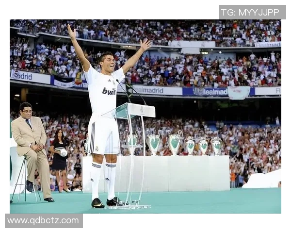 足球历史上首位90后球星的崛起与影响力探索