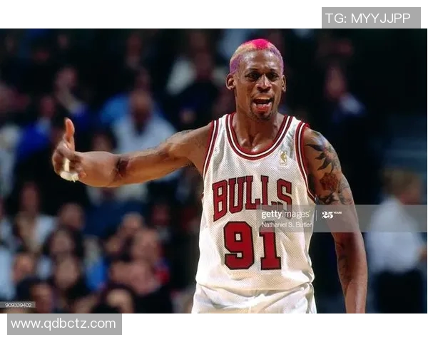 篮球巨星挑战足球之王 看两大球类运动如何碰撞激烈对决